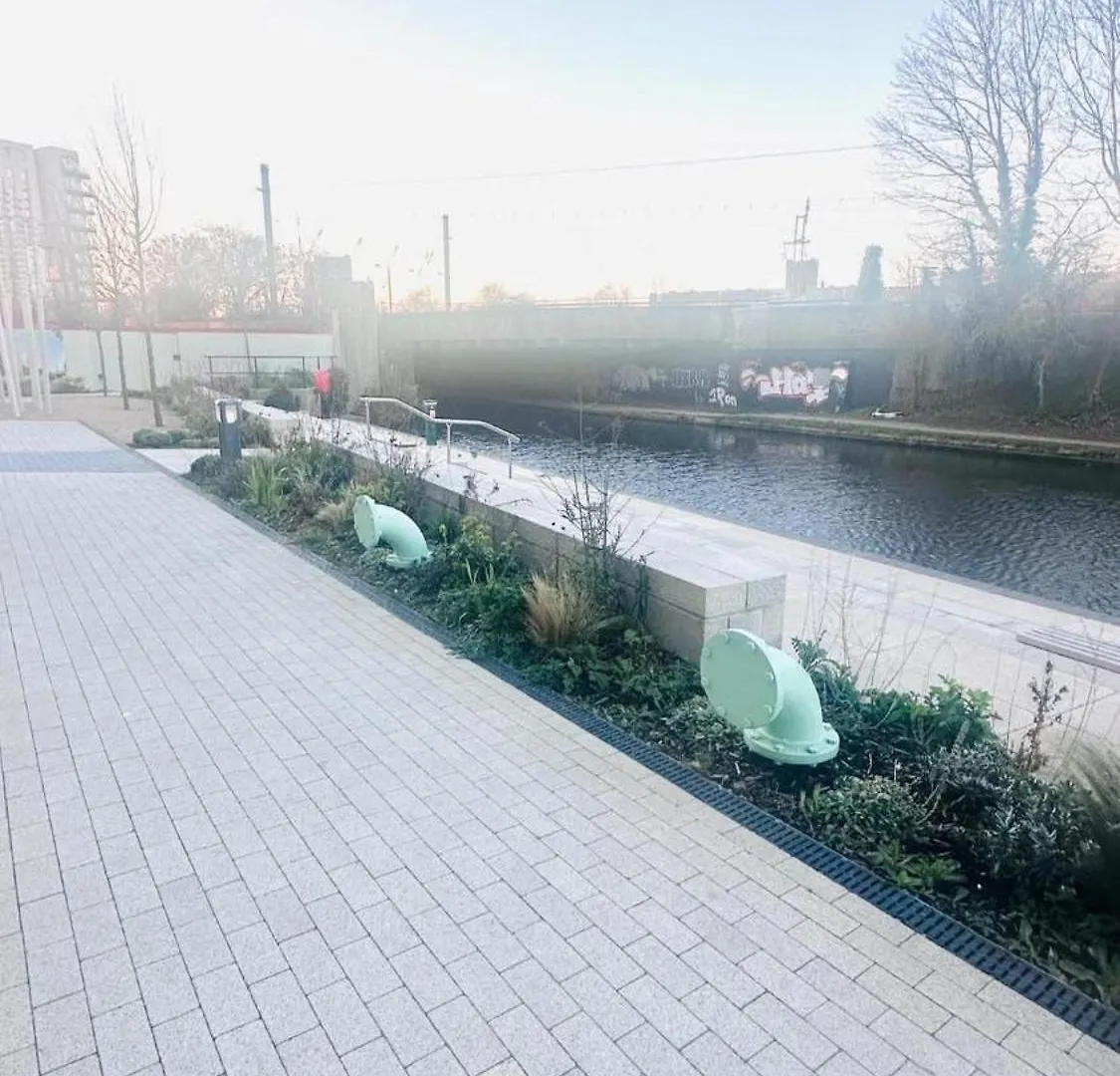 Spacious Modern One Bedroom Apartment Near Heathrow Hayes  United Kingdom